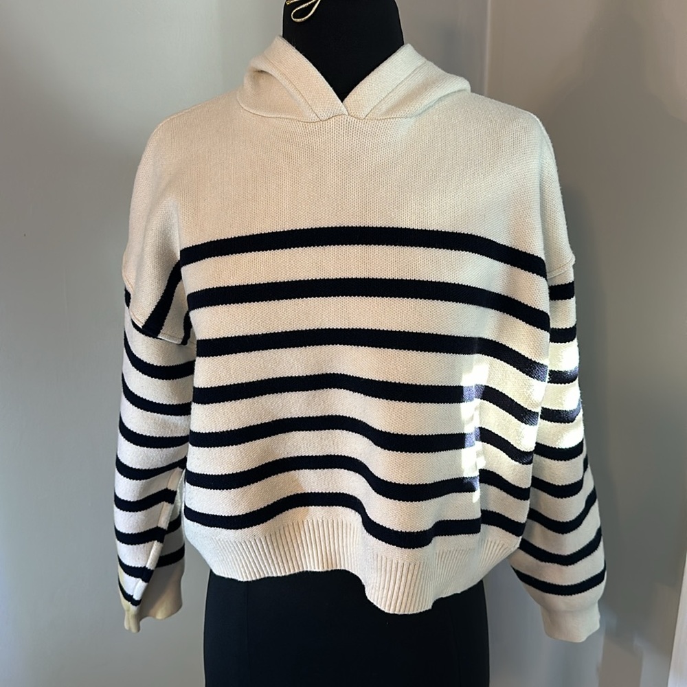 Zara woman’s striped hoodie sweater size medium